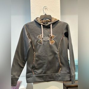 Underarmour unisex pullover hoodie small